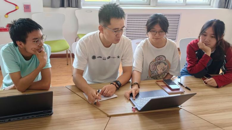 mݽͨW(xu)cϢ̌W(xu)ԺE·ͯģƽdl(xing)ڡl(xing)֧̈F(tun)(sh)`Ӽo(j)(sh)һ