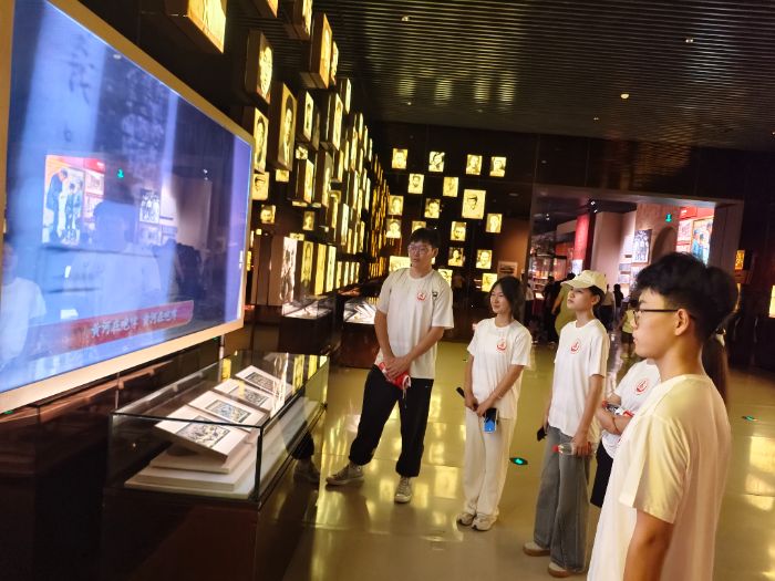 ӰȥLYԴWӰ_չtɫС`ЌW