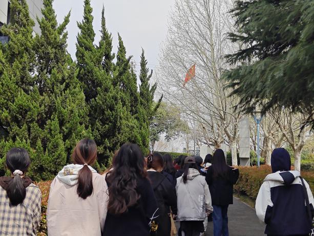 ȫ232F(tun)֧_չӢңr(sh)ഺ֮ꡱϵЈF(tun)ջ(dng)