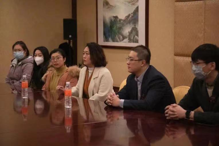 (gu)ZW(xu)ԺУI(y)_չyУӢţL(sh)`پ͘I(y)L(sh)`(dng)