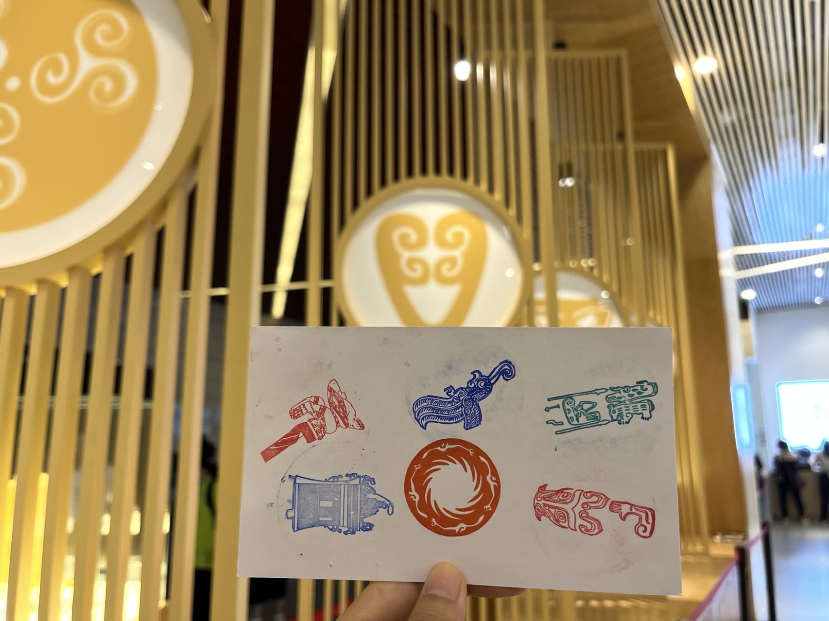 ^񣬽ԹZWЄ ^Ļɫcg{