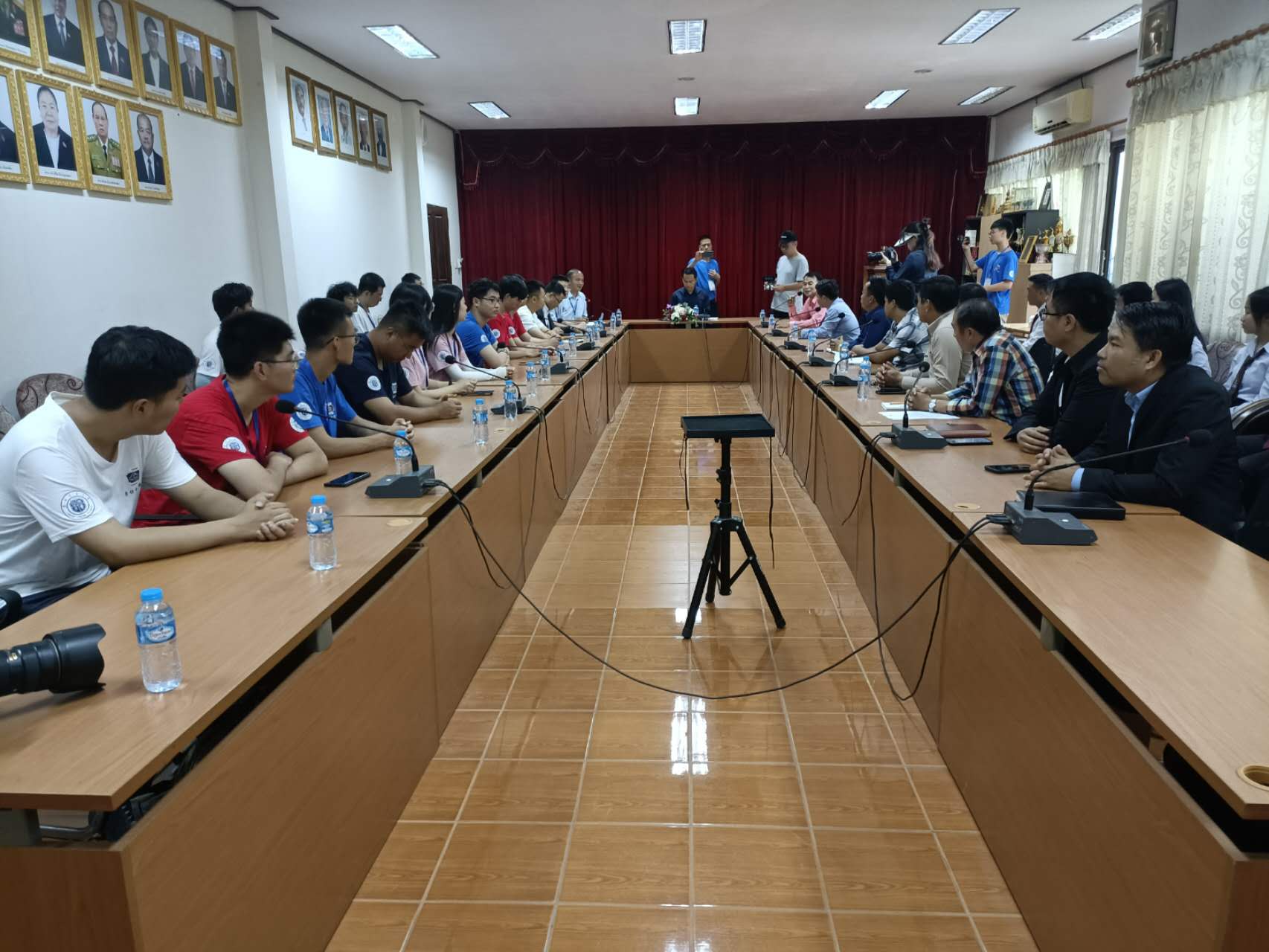 mݽͨW(xu)ľ̌W(xu)Ժ`(chung)£δϓ댍(x)`FǰKl(f)ŬTW(xu)W(xu)(x)