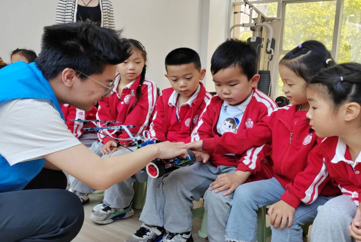 ԄӻWԺ_չͯh̽Ƽഺδ깝