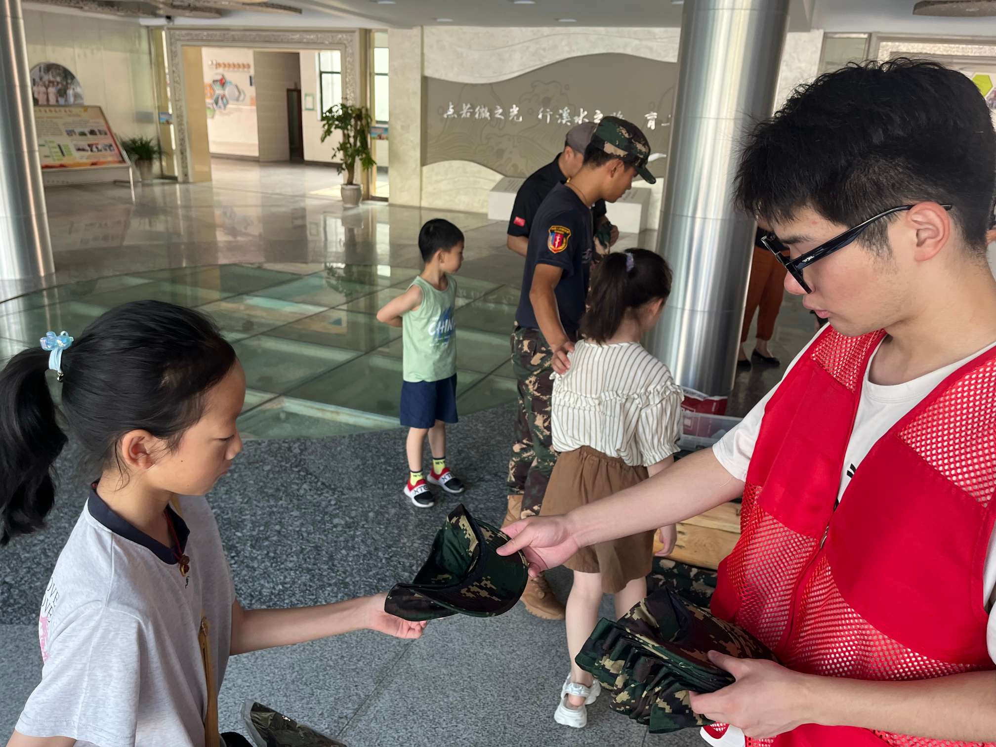 ݹWԺ` Ȥζ桱Ϫǡͯ܊I