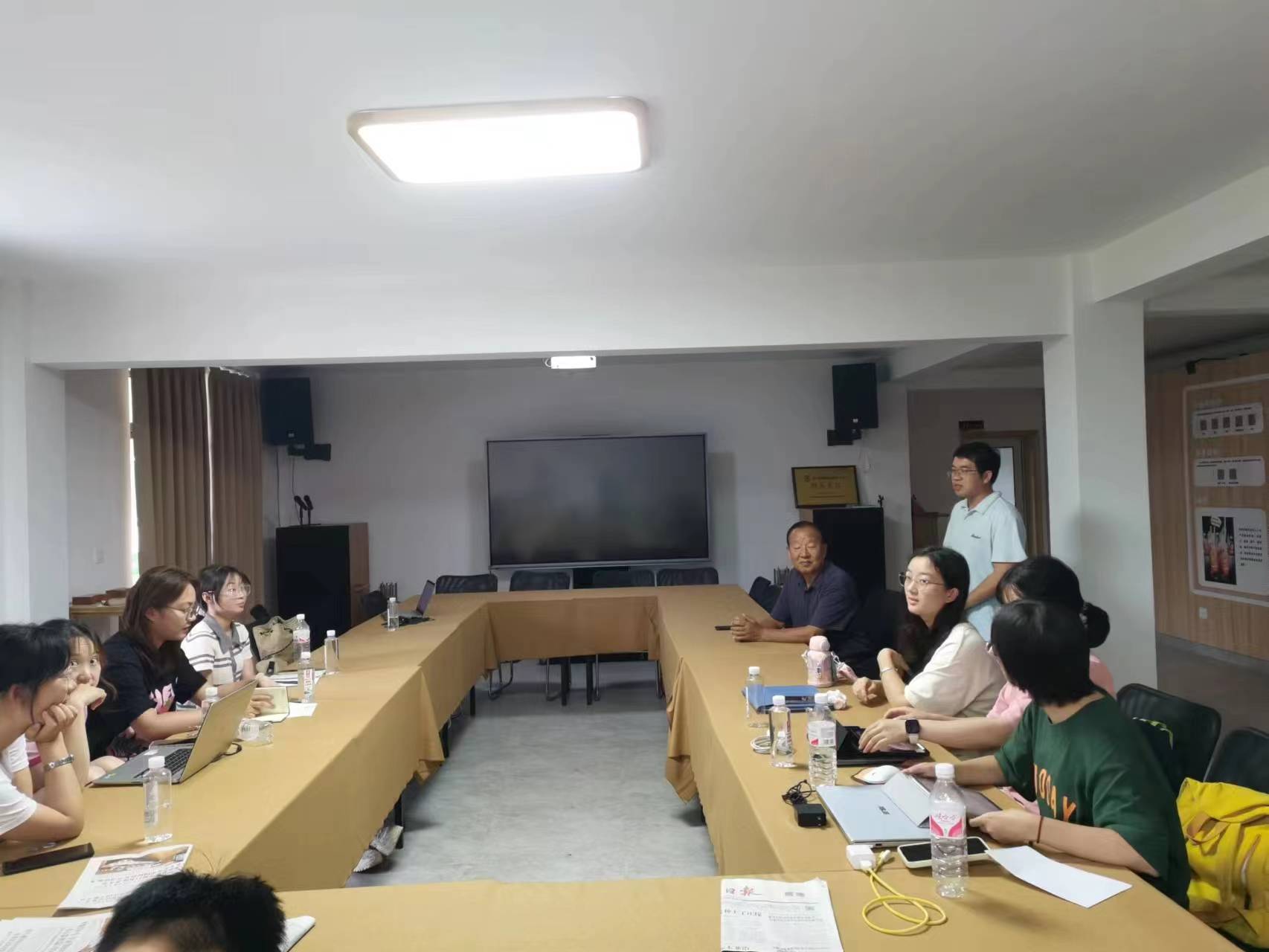 r(nng)ֿƼW(xu)ഺ^M(jn)(dng)rVh(yun)`A