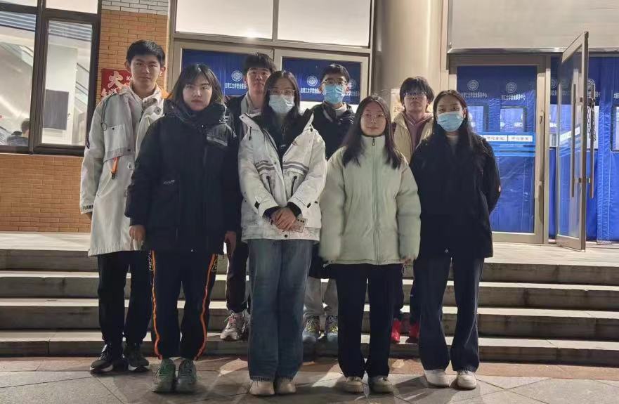 BW(xu) ̽У\(yn)w(qing)＾(sh)`F(tun)M(jn)w