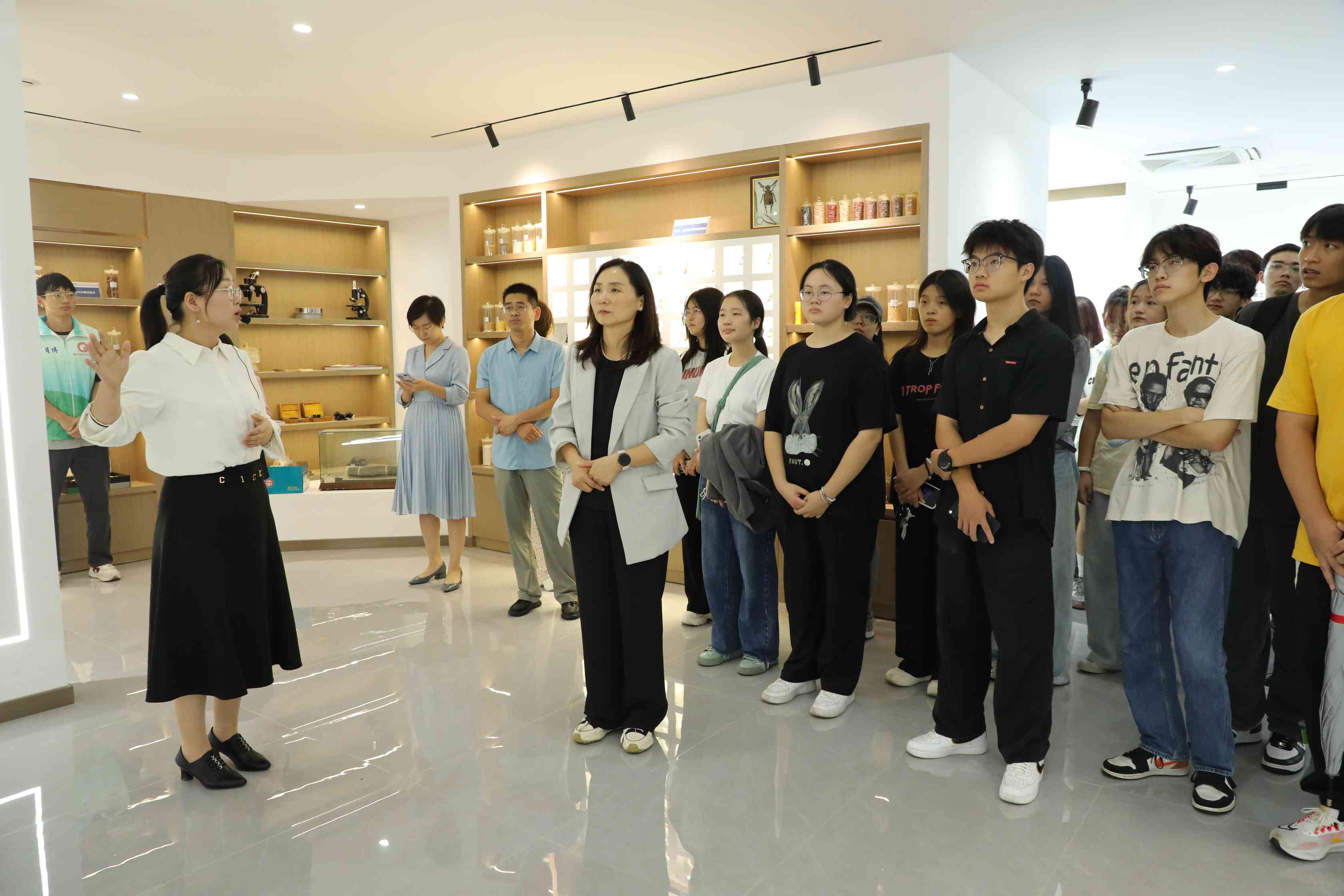 WԺh(hun)WԺWԺͻWԺ(lin)ekһվʽW^(q)ZʳĻջ