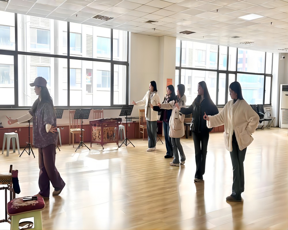 ǻL(zhng)}m(x) W(xu)W(xu)Ժ}ǻ(hu)(sh)`(du)(du)T(sh)`