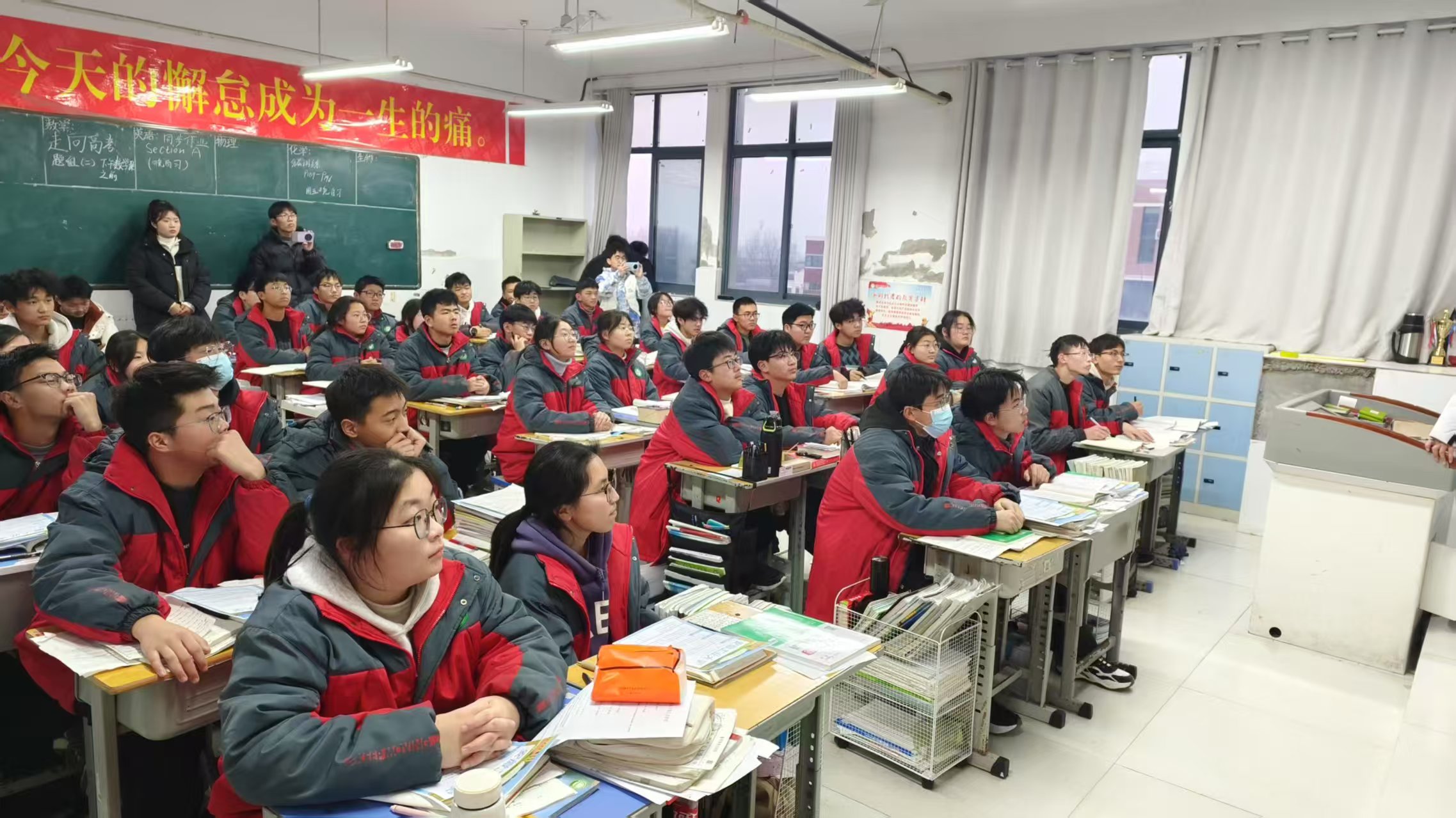 늚W(xu)ӷl(xing)жĸУУഺ