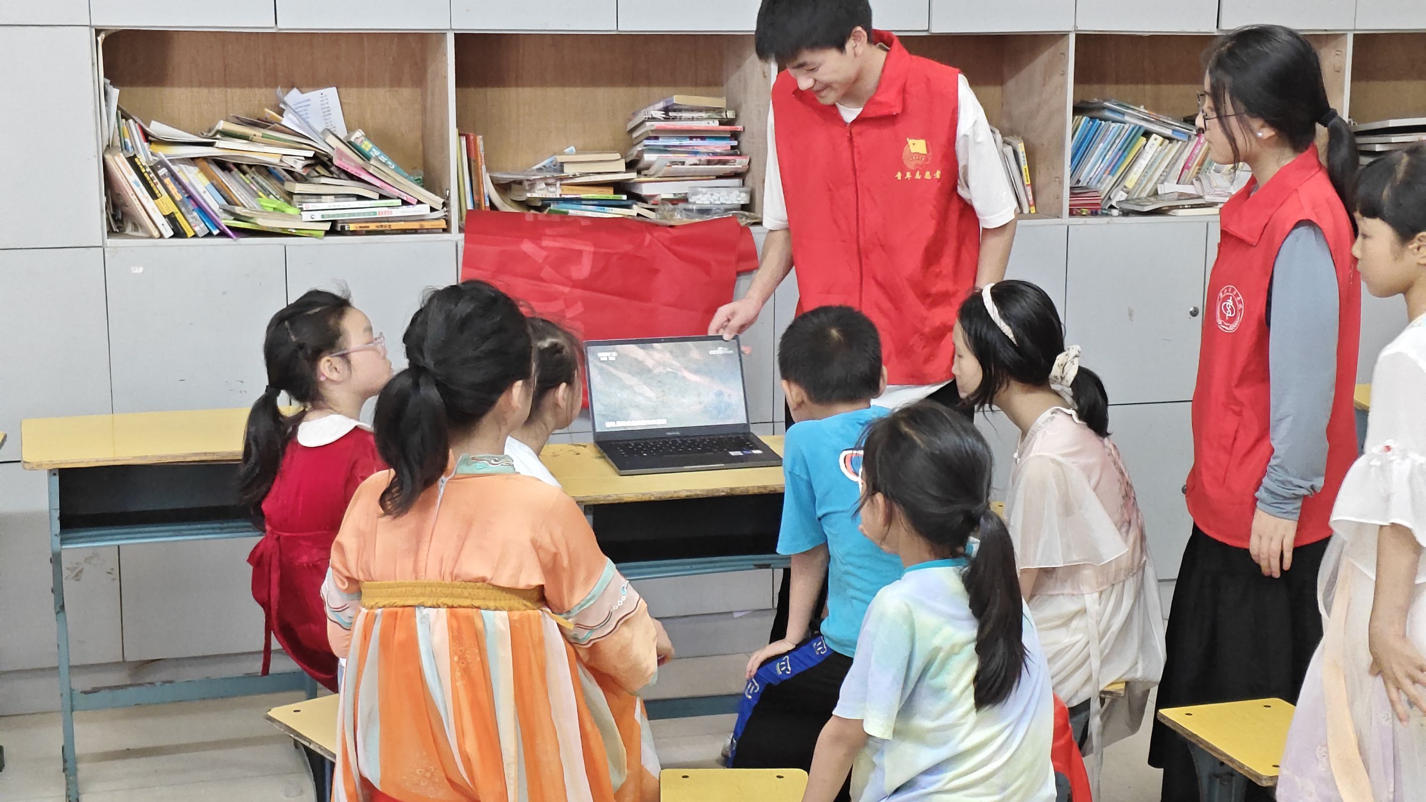 tˎWԺڶRWԺt;`_չ"ttyĻtɫӰo֮"