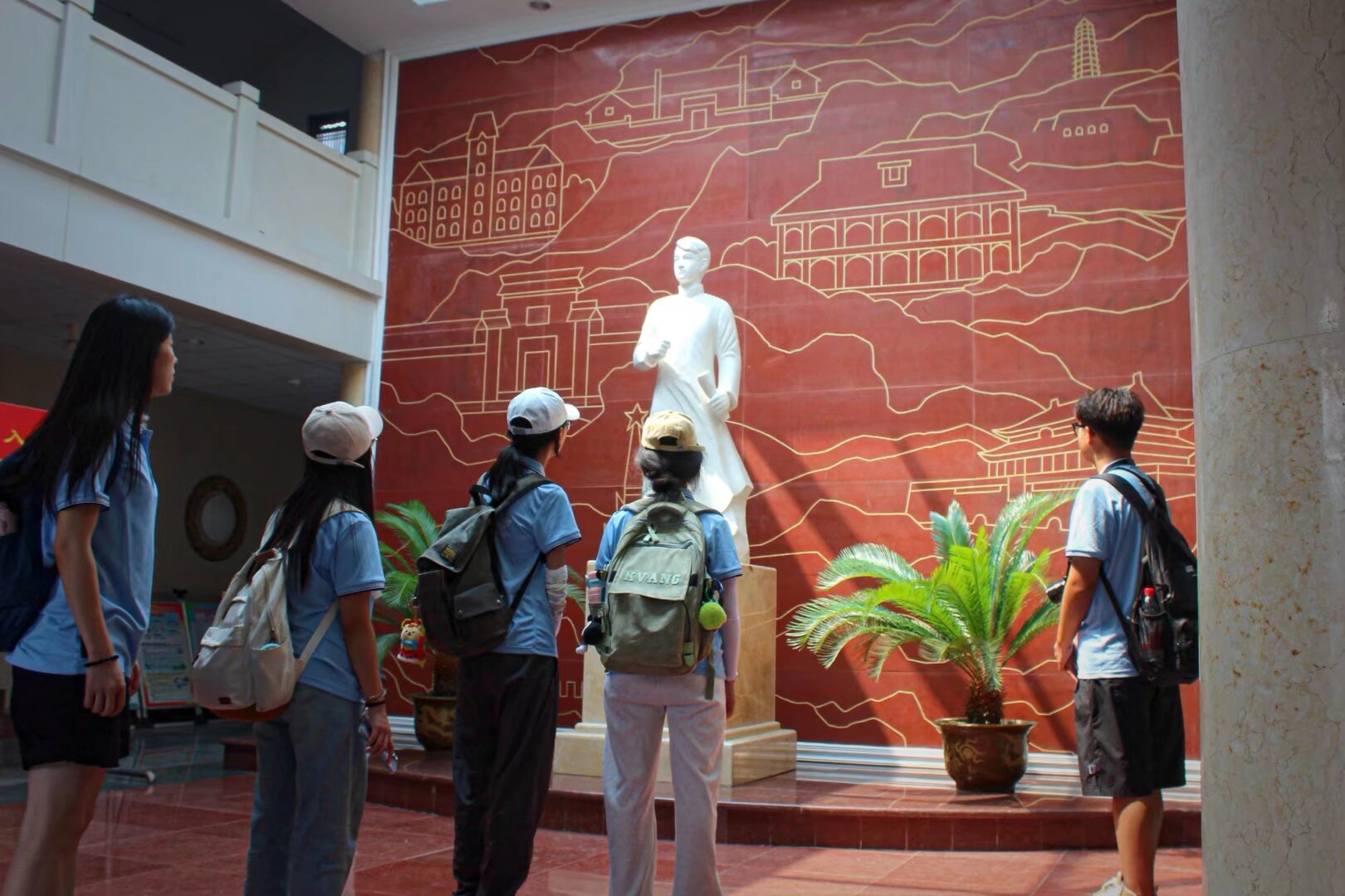 aɫd·ഺxһ̶ϷʹI(y)W(xu)У^(q)ӢZϵܿhһ̶(zhn)_չl(xing)d(hu)(sh)`