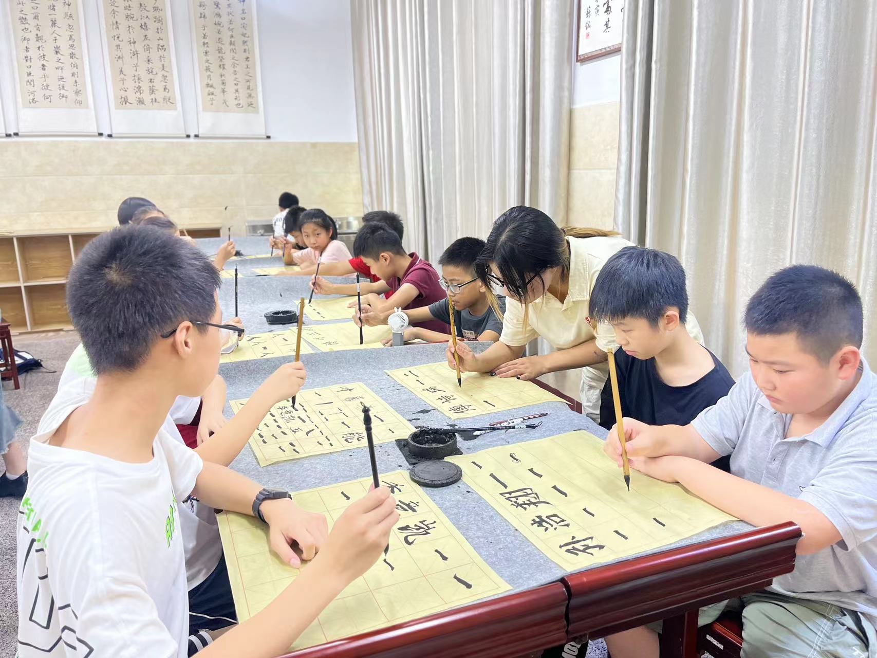 P䆢ǻۣyĻͯ ASŮIһڣ֧̈F꠸ˮhČWУ_չ֧̹