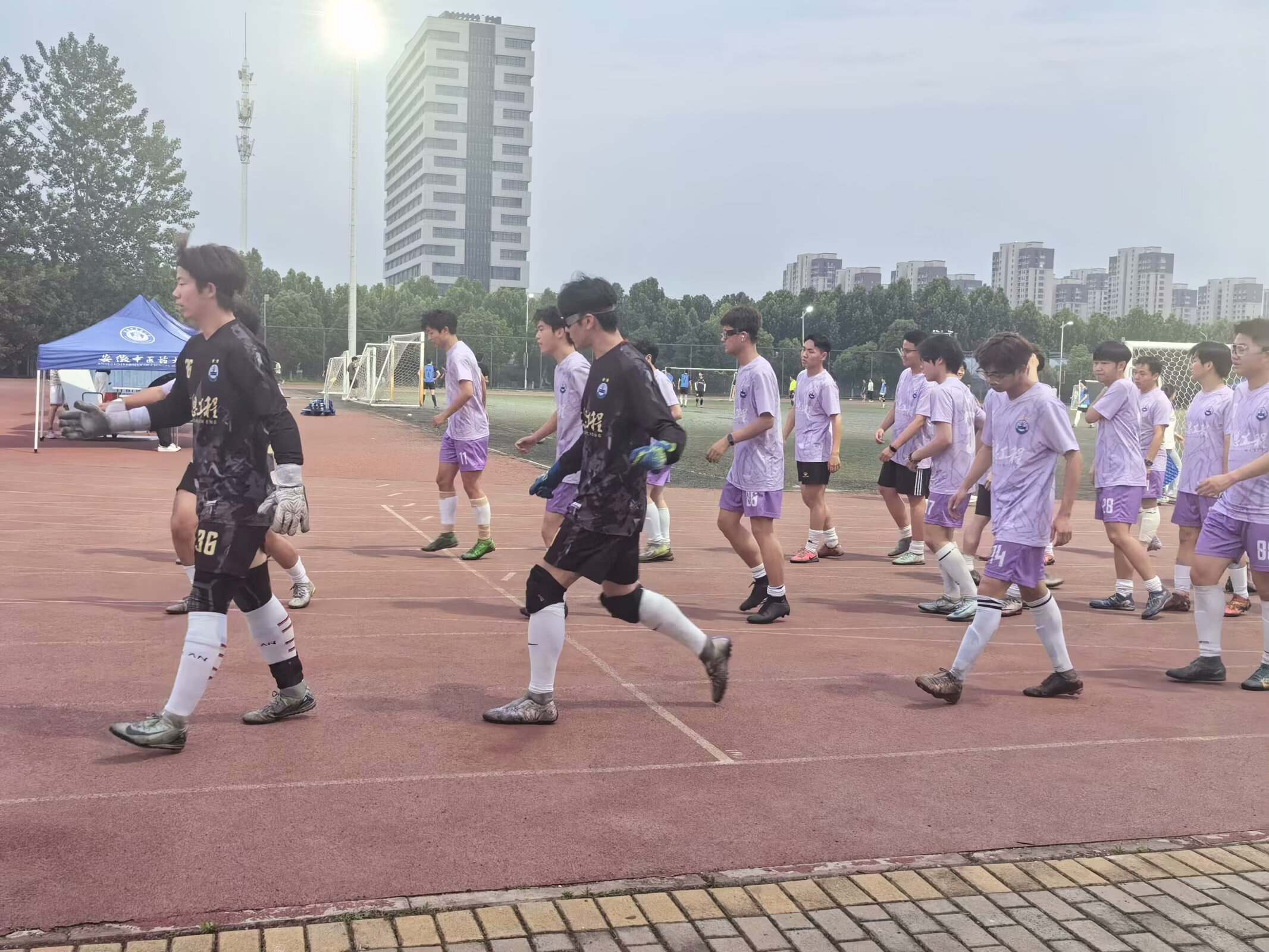 ŹԺZֱ܊ G(chng)չӲL(fng)ɡ