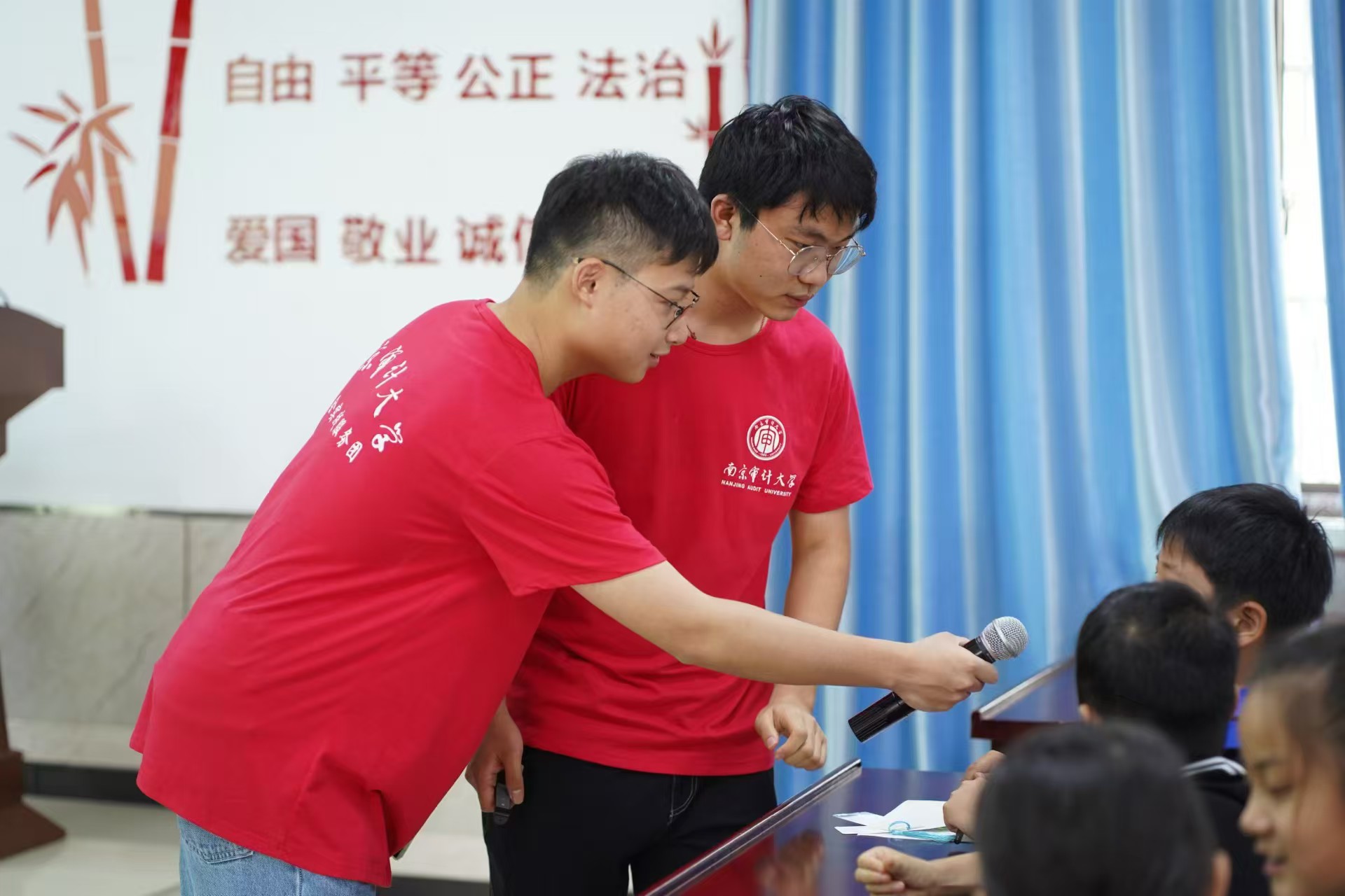 ϾӋWͯLF꠸Ј^؃ͯ캽n