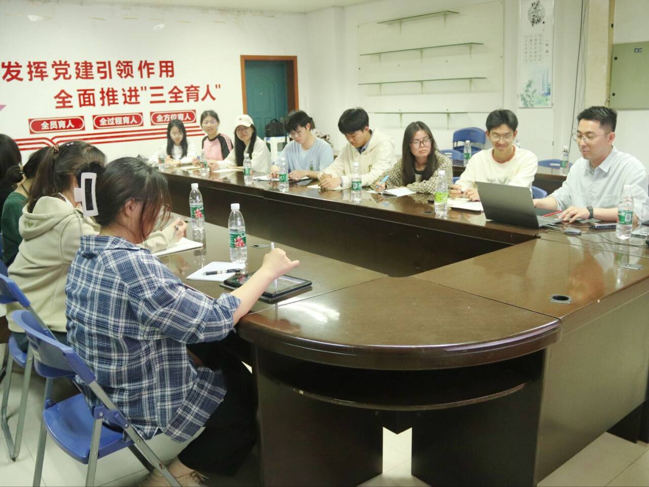 KW(xu)޼֧̈FeСУ@czӰӖ(xn)