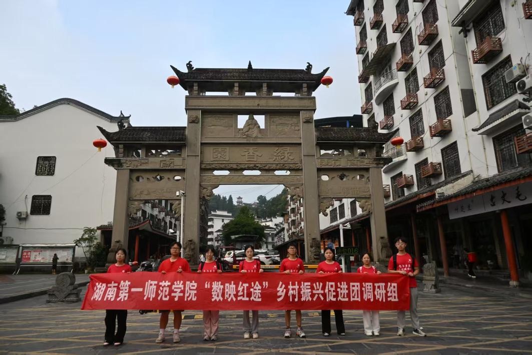 ̤LɲУһ "ӳt;" ̽}ǧdܴa