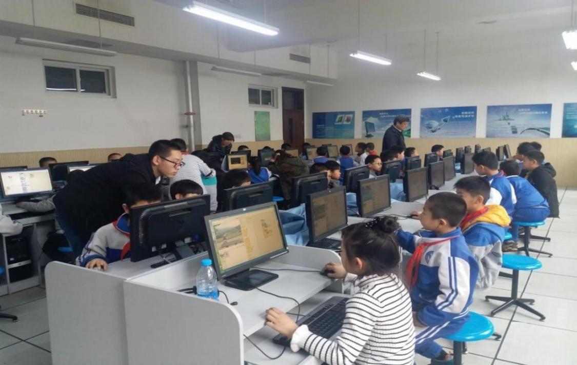 (chung)I(y)ࡱԹͷl(xing)(zhn)W(xu)У(chung)ͽcl(f)չ