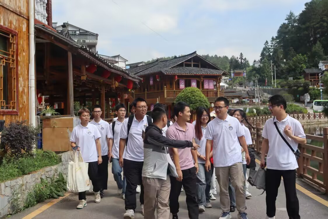 Ļwl(f)չ ϲW(xu)F(tun)ί_չ(hu)(sh)`