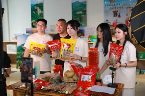 ̌W(xu)Ժl(xing)`꠸(zhn)_չ` ɽ У؅f(xi)d