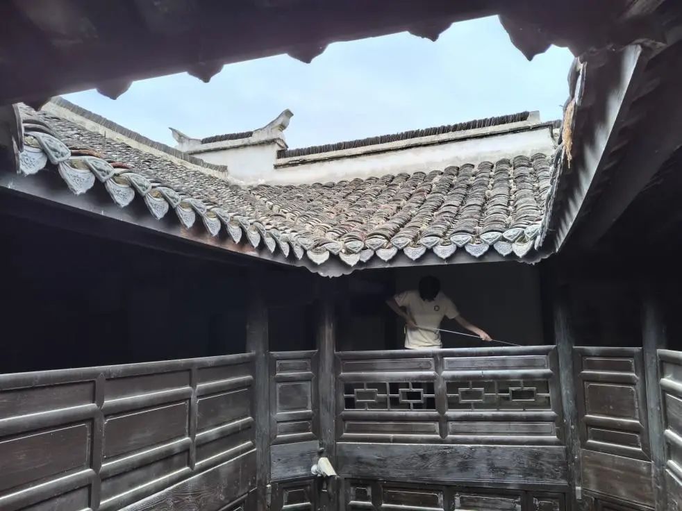 hƼW̽ŽеW  Gɫǻ۵İlչc