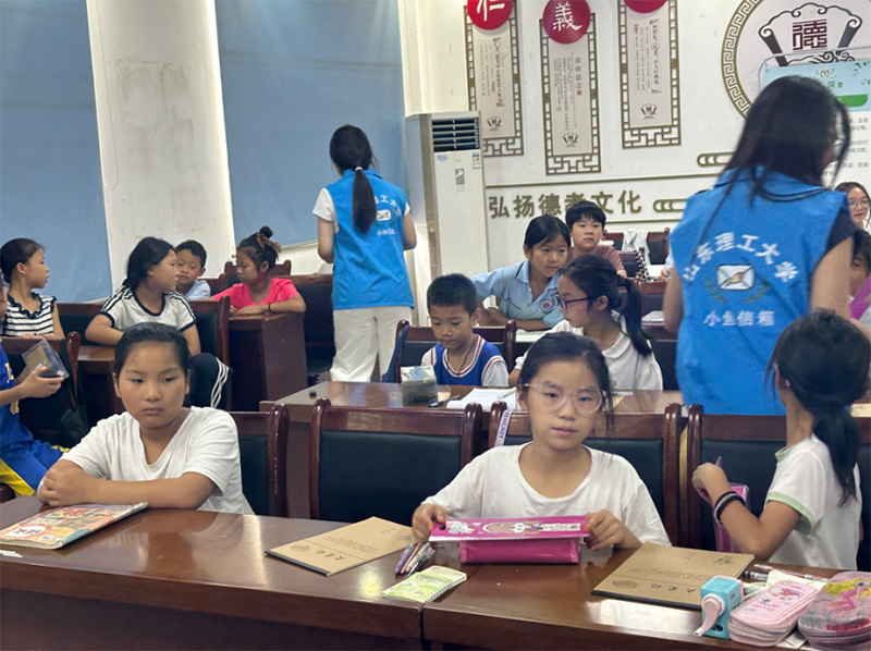 (yng)l(xing) շo(h)ͯġ(mng)С~(y)(sh)`F(tun)ʝ_(ki)չδ˙(qun)汣o(h)շv