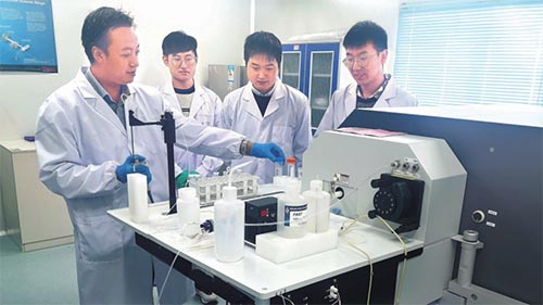 ô࣬뼚СL˿ƌWcgWԺʷ