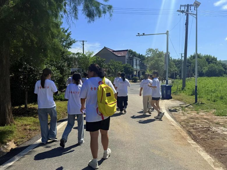 ϷʴW(xu)ഺ؉|УL¾l(xing)(hu)(sh)`(dng)