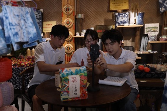 ſӴ壺֕ӛFؚsA͑׃