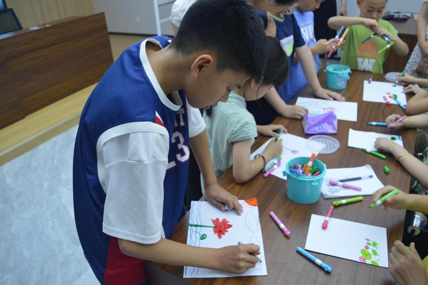 ^(q)Ļl(f)R(sh)c(hu)؟(z)ΡӋ(j)ŌW(xu)Ժfҡe\Է^(q)(hu)(sh)`F(tun)(du)