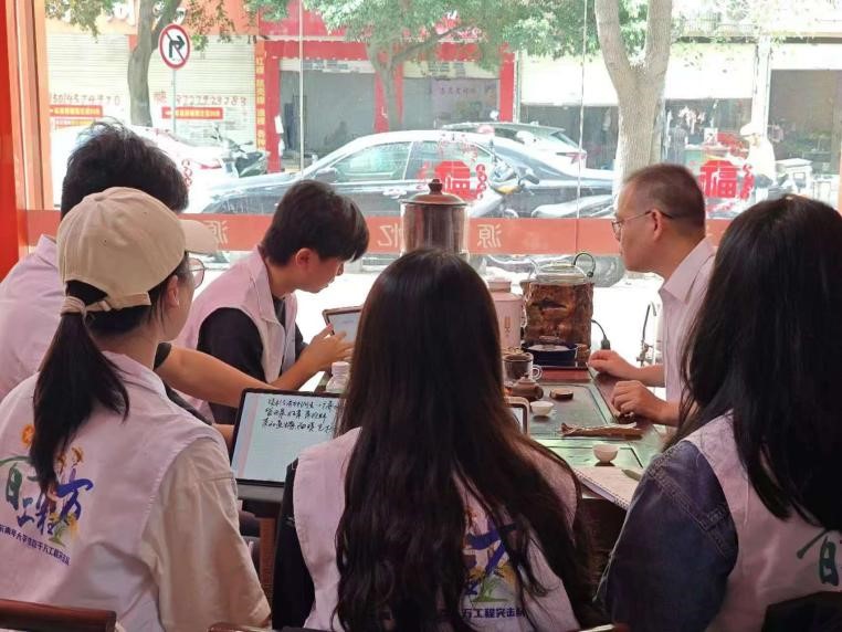 V|ZQ(mo)W(xu)L(fng)𡰳ӿ(du)ˇg(sh)xܳݲĻl(f)Ƿzۺ