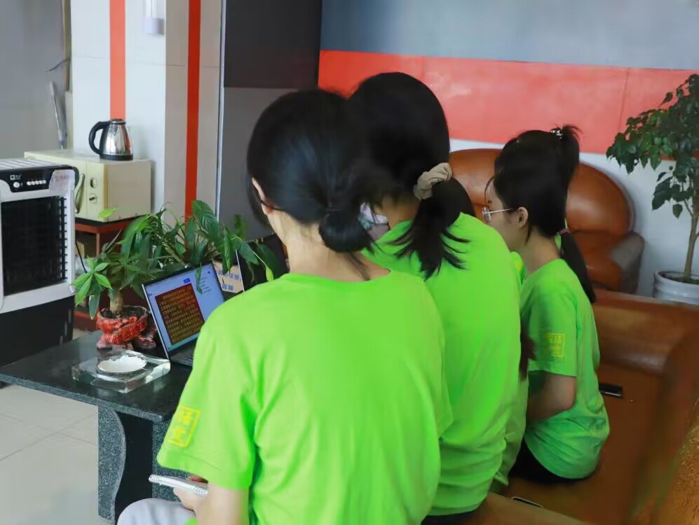 VWČWԺFίWwУl塱־Ը_ՓW