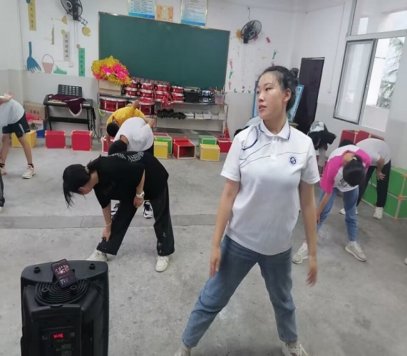 hW(xu)ԺͯͯС־Ը(w)(du)ഺ (dng)