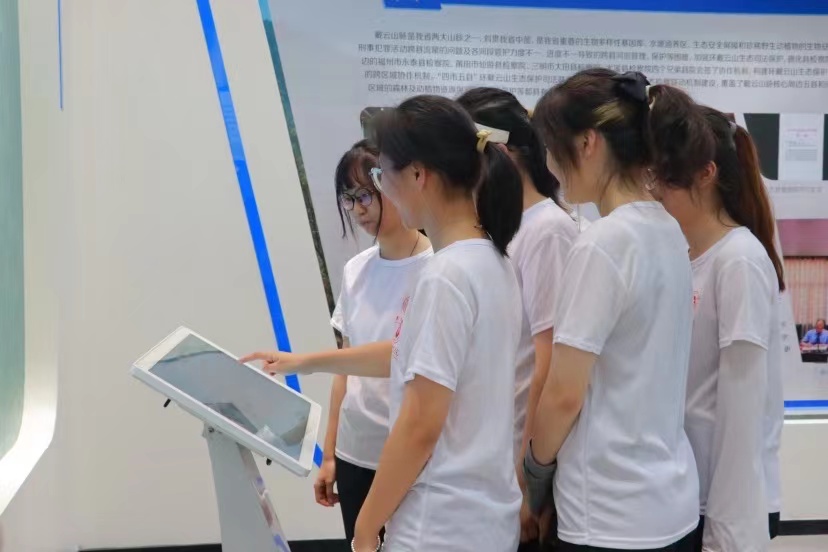 ȪݎW(xu)ԺW(xu)Ӹ»h GɫB(ti)(mng)