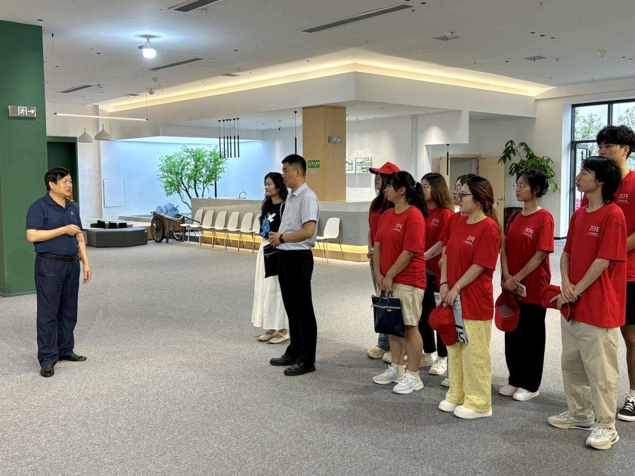 ؔ(ci)(jng)W(xu)ԺE·ͬС(sh)`F(tun)괨h(chung)ļpС(zhn)_չ{(dio)л