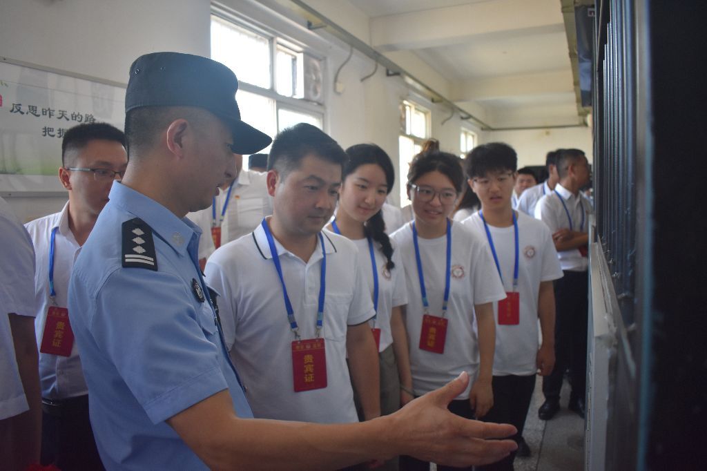 t(y)W(xu)ԺŰΩm(x)Űǧd}t(y)ϴɽf(wn)¡A}ЈF(tun)ǰŰO(jin)z_(ki)չL(fng)(rn)t(y)·سġʾ(dng)