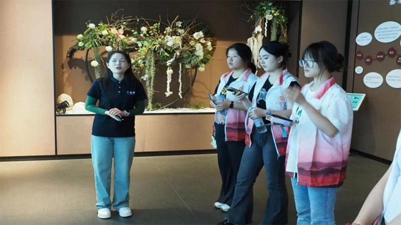 ϾؔWHQWԺԽrĽzɽzIĚvʷcF֮̽