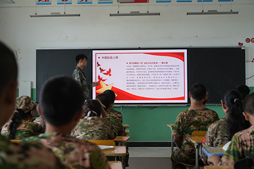 ͬĹF(tun)Y(ji)yֹA硪ӛ(zhn)vʷ Ӣ۾񣬌W(xu)У_չ(zhn)}v(dng)