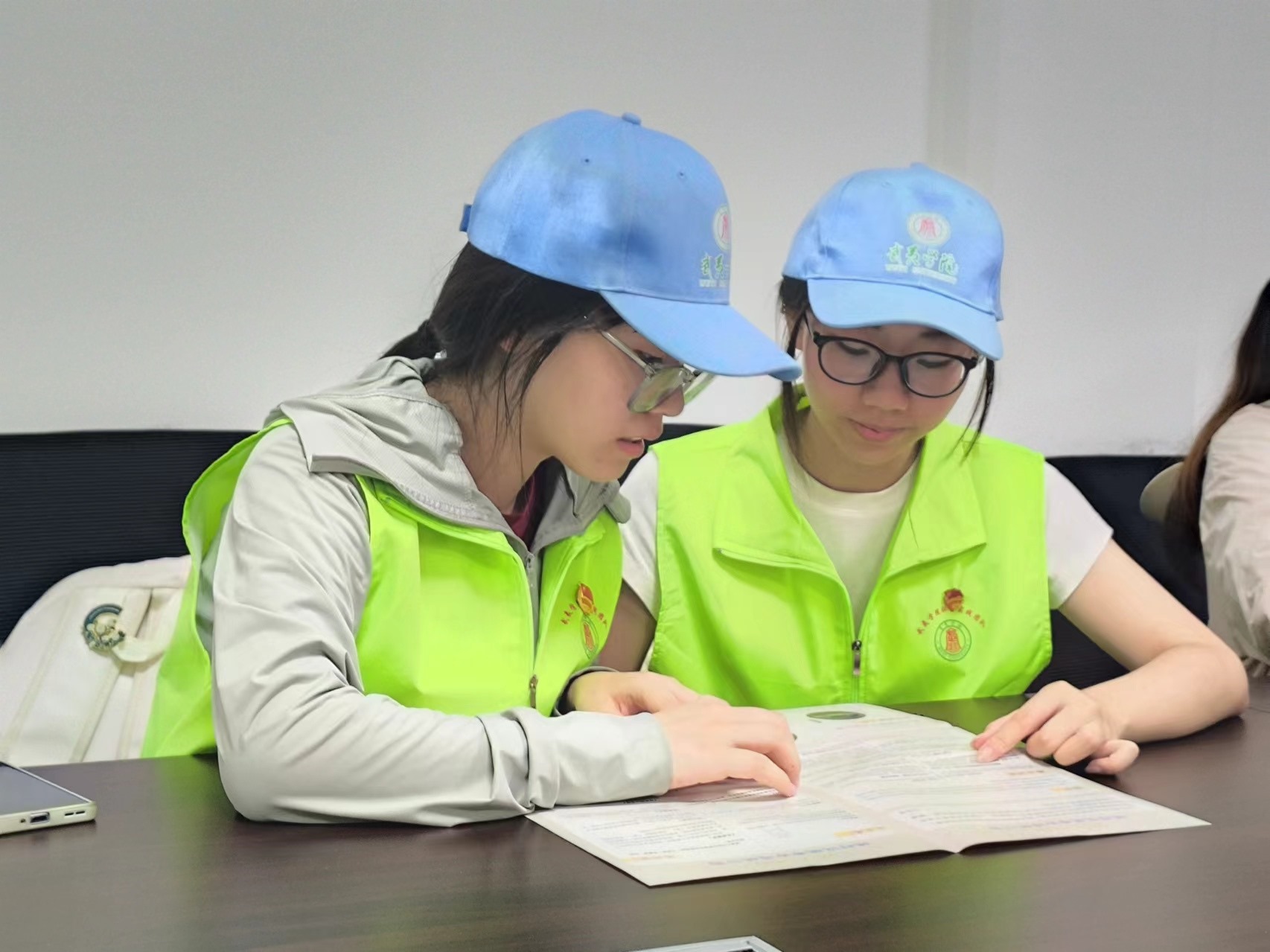 ǝh忼zַУ|ĻĚvʷ}