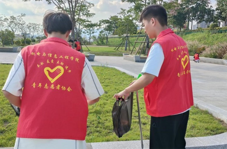 ӡһСˮCcϢ̌WԺ_չС࡯ѲӃ