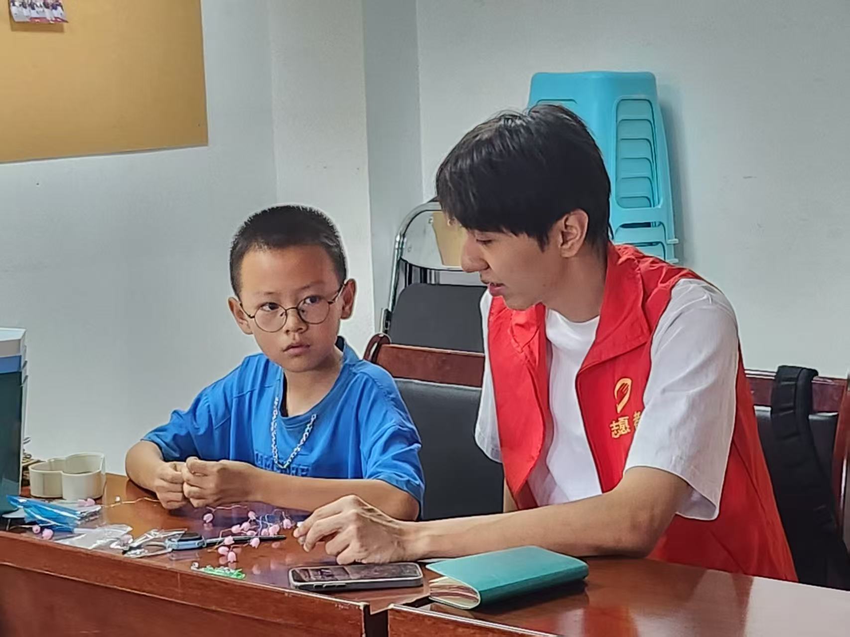 ɽ|ӢŌWԺ һ·ǰ `F_չl`M^܊IйܳL