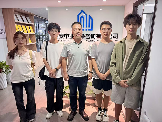 ]늴Wഺ Ƅ(chung)`h`MҲ(chung)e_I(y)֮̽