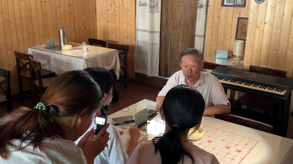 £ Ӱʮ꣺cƉƤӰĹZ