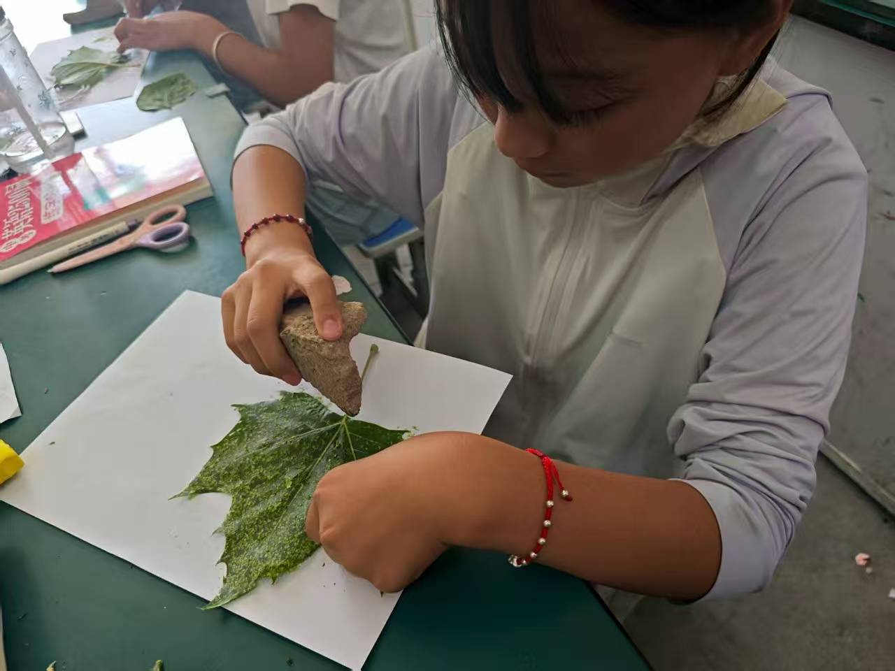 Ll壬ͬСuƼWWԺͯẄ֧F_չɫgn