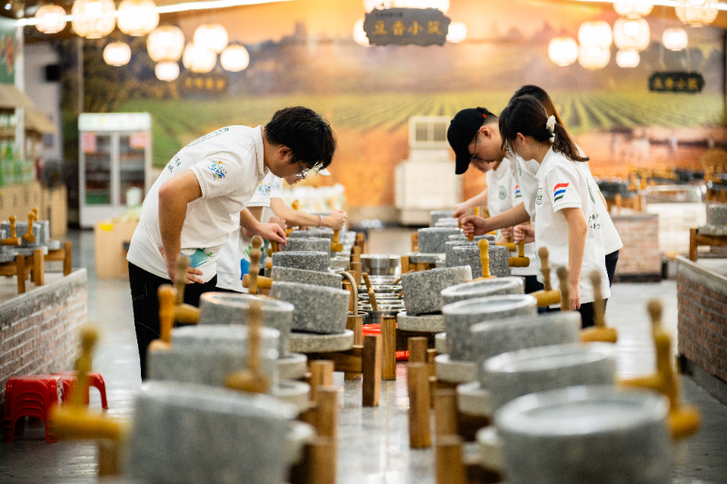 VAW(xu)Ӹh(yun)(zhn) ̽LĂc(chung)