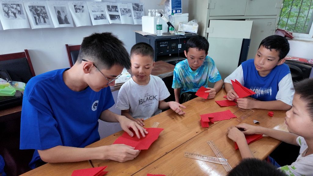 ɶW(xu) ͯ(mng) (sh)`F(tun)нУഺLl(xing)d SD