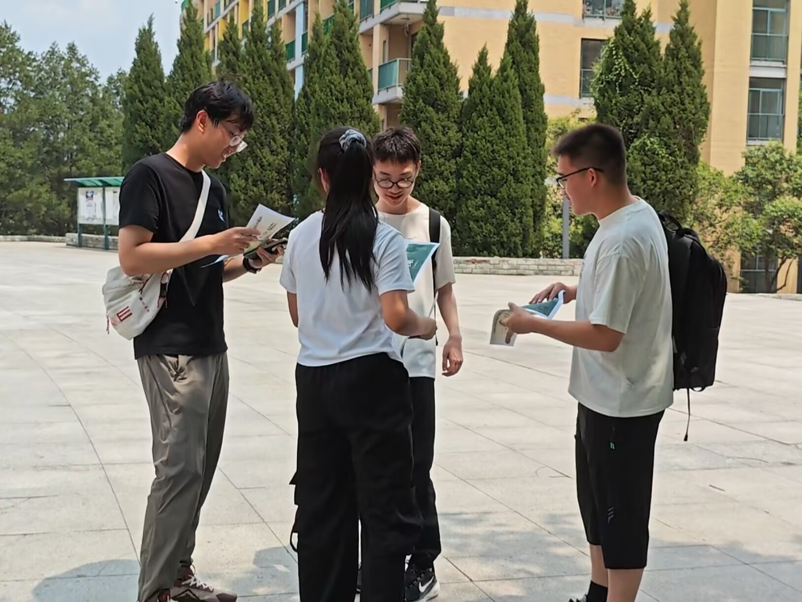 ̼GɫδVW_չУȭhռ{