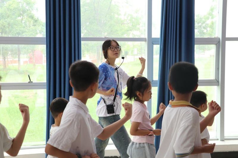 ȭ_L(fng)P(yng) ԏ(qing)չӢˡʳ⡱߲I(yng)_(ki)չ(qing)wSϵn