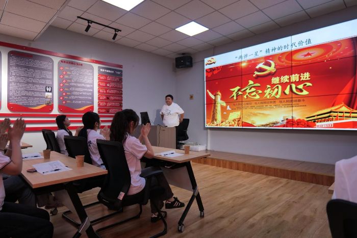 W(xu)l(xing)Сɏн𣬾dl(f)չ