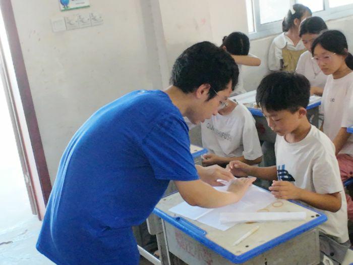 ӺWM֧̈FyzȾMl{֮gͯ˼