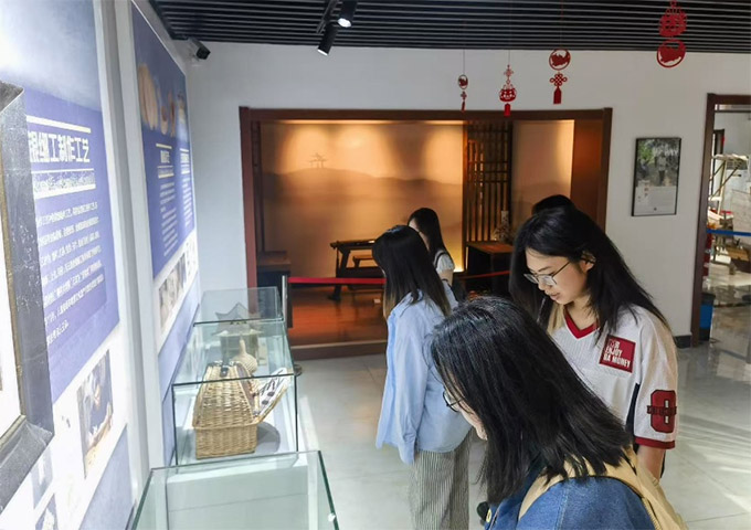 ϾؔWz퍡{ꠣ̤Lɽgʰz